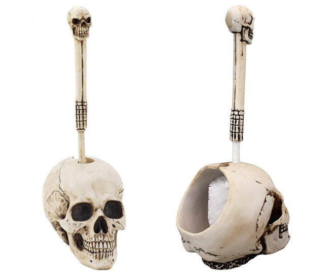 skull-toilet-brush-1.jpg