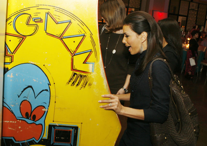Actress Eva Longoria shows off the standard "left side" cabinet grip in a 2007 photo.