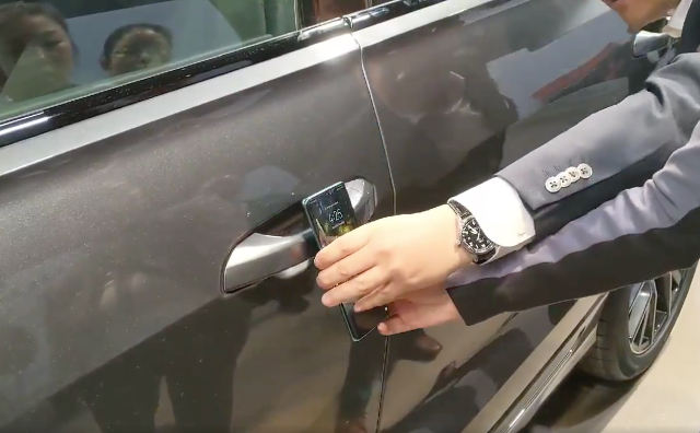 unlock-car-door-with-phone-fail.jpg