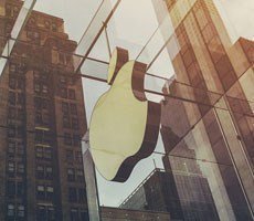 Apple And Qualcomm Reach Surprise Chip Licensing Settlement, Drop All Pending Lawsuits