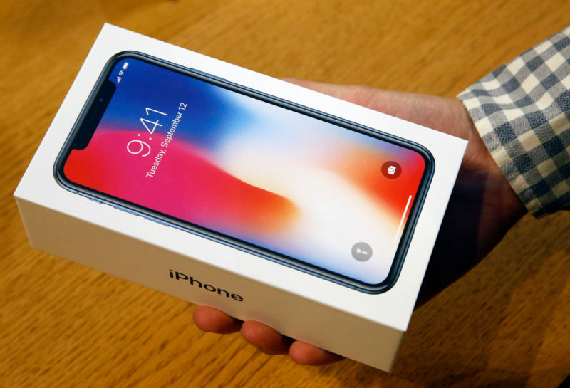 Supreme Court allows consumers to sue Apple over high app prices