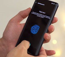 OnePlus 7 Pro In-Display Fingerprint Sensor Hacked In Minutes With Glue