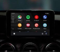 Google's Android Auto Refreshed With Dark Mode And Enhanced Navigation Bar