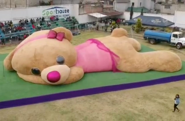 worlds-largest-teddy-bear.jpg