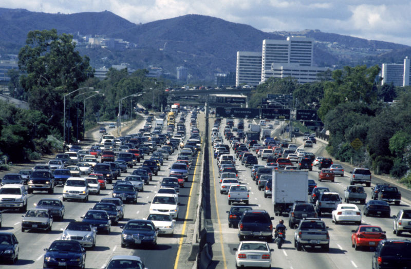 Car makers, California agree to emissions rules Trump admin is trying to kill