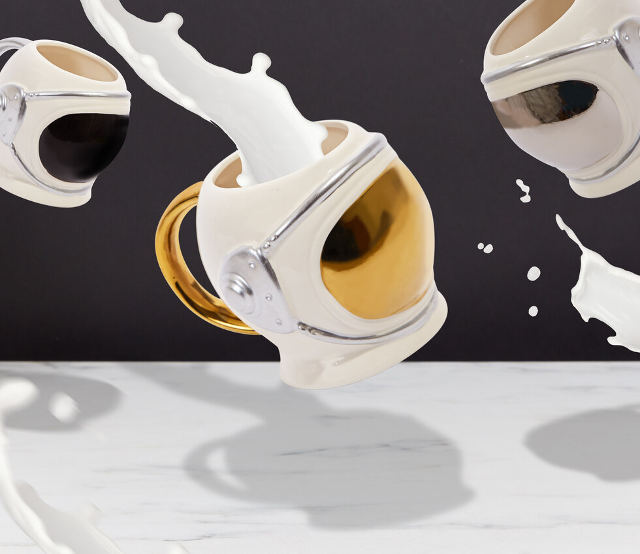 astronaut-helmet-mugs-1.jpg