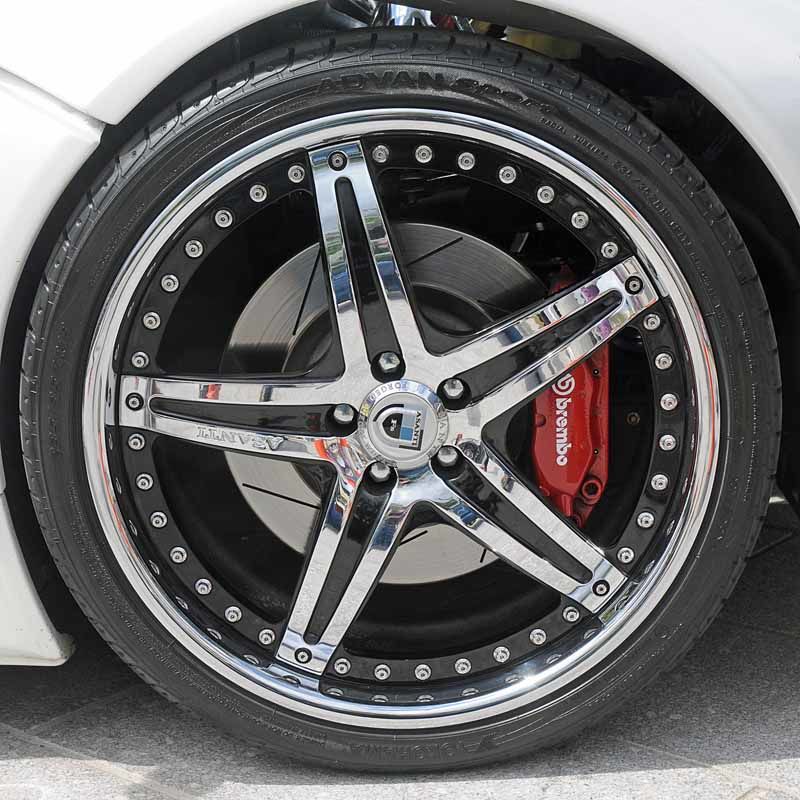 Image of a car's wheel.