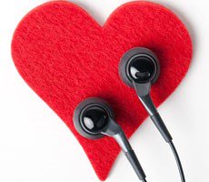 Amazon's Alexa-Enabled AirPods Rival Expected To Include Integrated Fitness Tracking Features