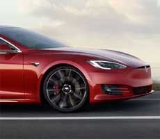 Tesla's New Autopilot V10 'Smart Summon' Valet Is Failing Hard In The Real World
