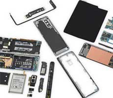 Revised Galaxy Fold Teardown Reveals “Chainmail” Armor And More Protective Measures