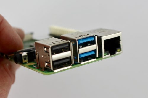 USB 2 sockets (left), with USB 3 sockets (middle), and Ethernet (right)