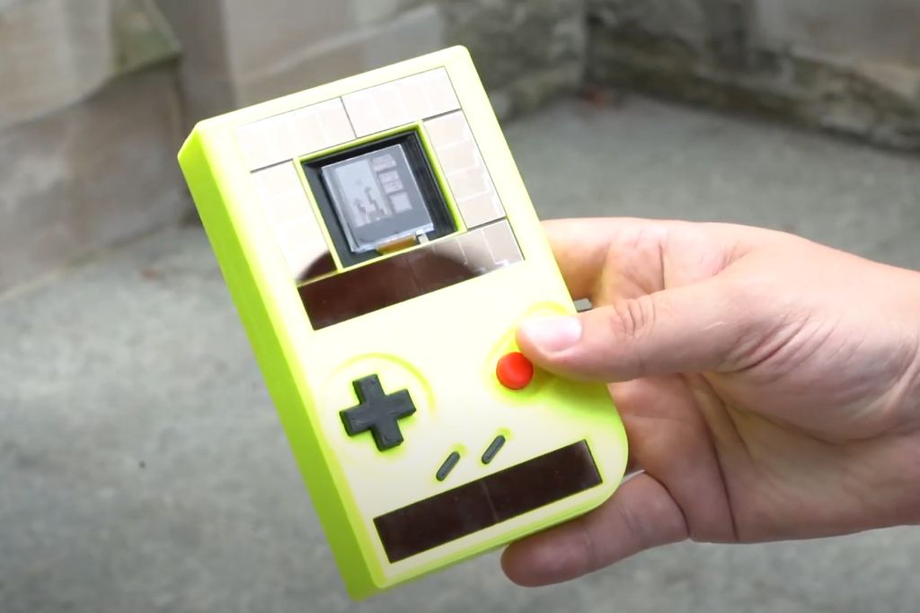 battery-free-gameboy-2.jpg