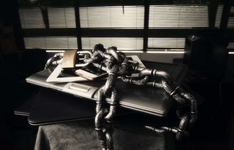 Intel patches high-severity bugs protecting lost, stolen, or confiscated PCs