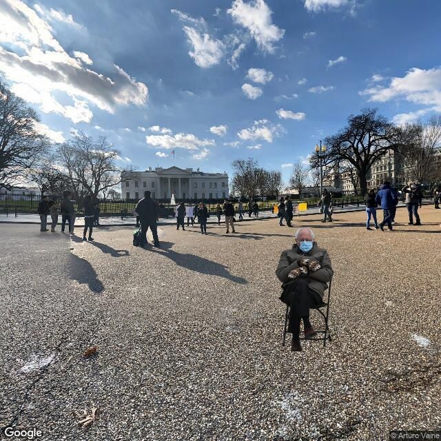 bernie-at-white-house-sits.jpg