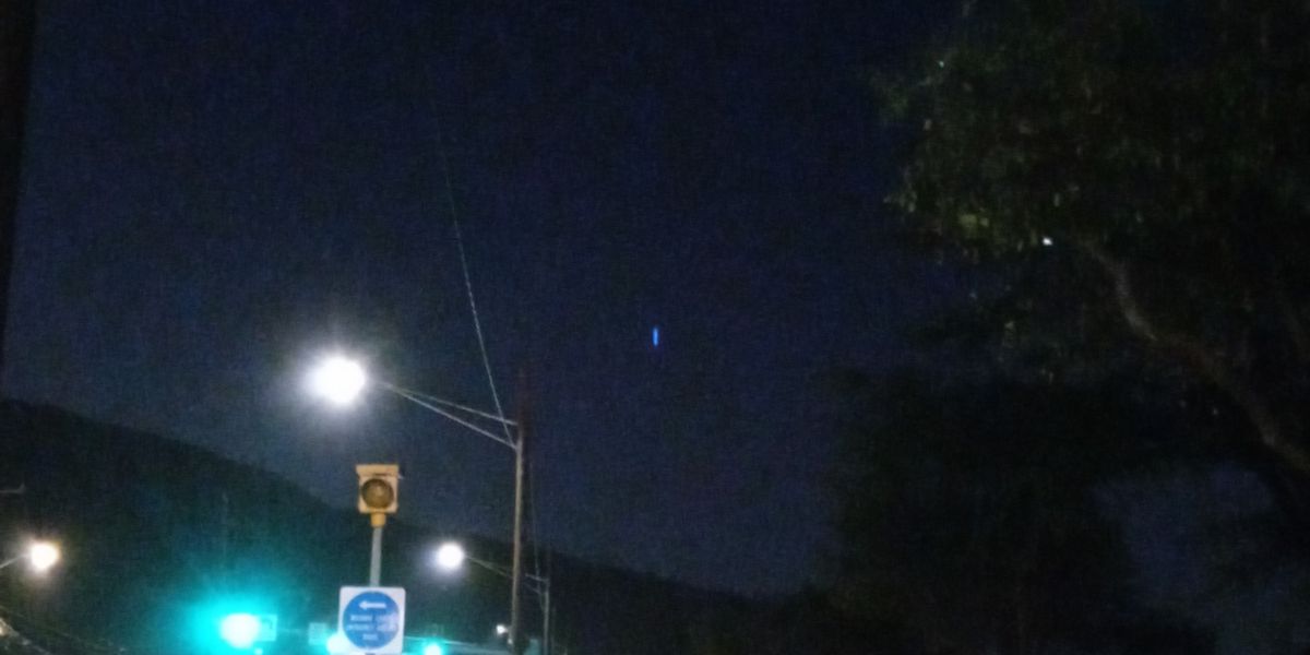 blue-hawaii-ufo.jpg