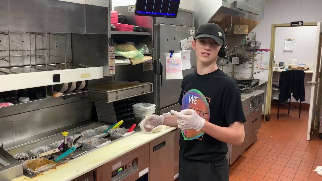 taco-bell-chicken-quesadilla.jpg