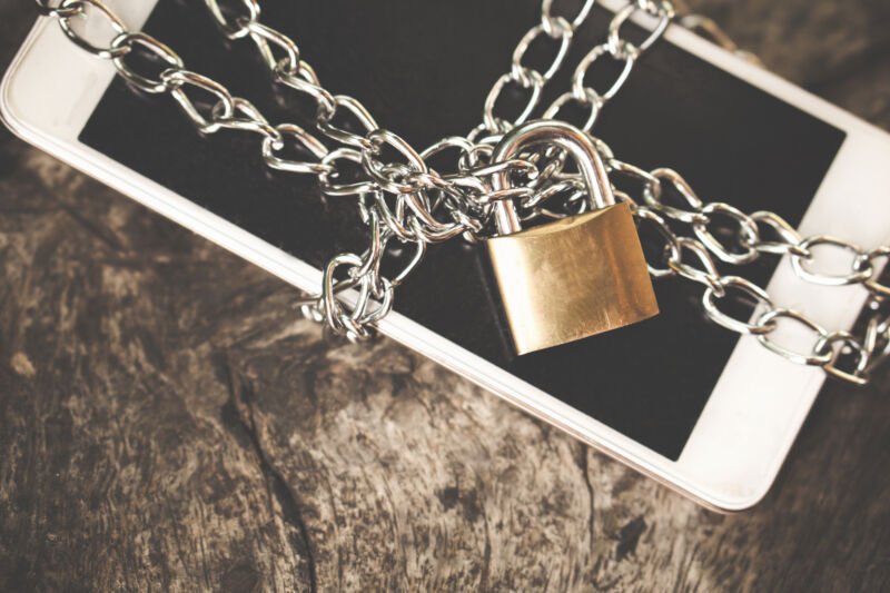 Arizona lawmaker: Big Tech “hired almost every lobbyist” to kill app store bill