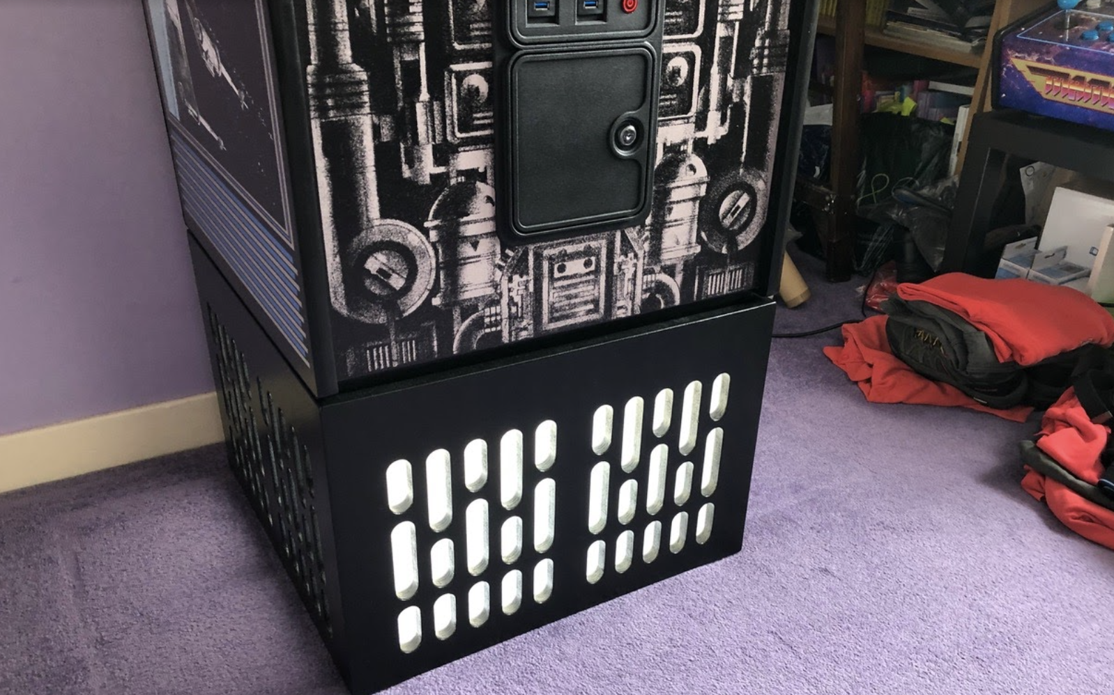 The riser was a custom build by James that emulates lights from the films