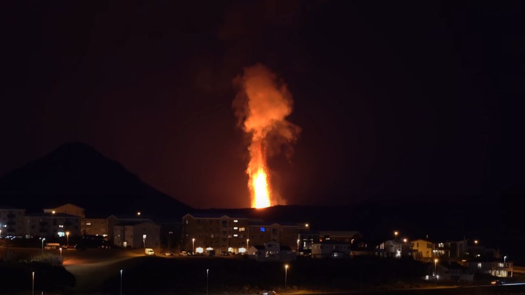 iceland-volcano-eruption.jpg