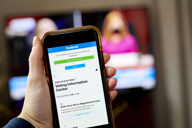 Facebook's voter information center for the 2020 election in the US. 