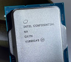 Intel Core i9-12900K Engineering Sample Poses For Detailed Closeup Shots