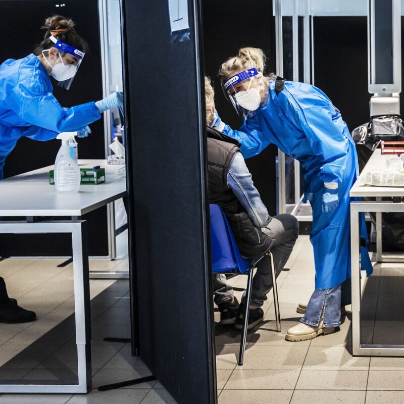 The omicron variant is a mystery. Here’s how science will solve it