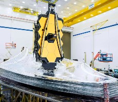 NASA Astrophysicist Explains The James Webb Space Telescope And It's Fascinating