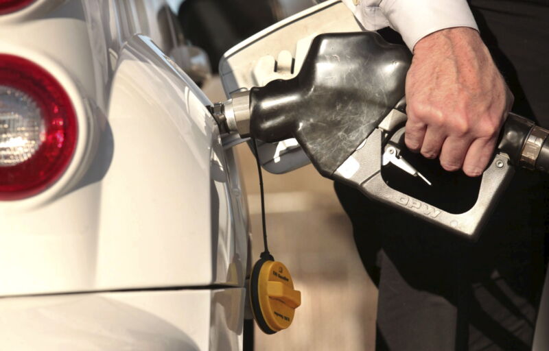 US biofuel mandate likely increased carbon emissions, inflated crop prices 20–30%
