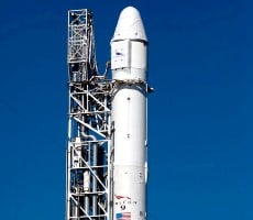 Watch SpaceX's Out-Of-Control Falcon 9 Booster Live On A Lunar Collision Course