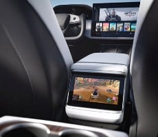 Controversial UK Law Will Allow Watching TV Behind The Wheel Of A Self-Driving Car