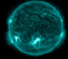 Huge Solar Flare Explosion Disrupts Radio Comms And Could Cause Power Blackouts On Earth