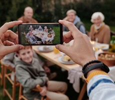 Motorola Teases First 200MP Camera Photo Shot With Its Edge 30 Ultra Smartphone