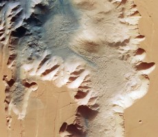 Amazing Photos Show A Cosmic Grand Canyon On Mars That Dwarfs Ours Here On Earth