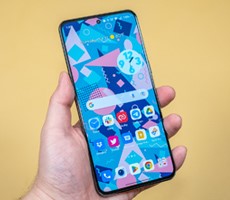 OnePlus 10T Review: A Crazy-Fast Phone, Charges Even Faster