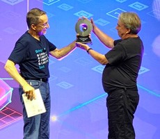 Pat Gelsinger Bestows Linux Creator Linus Torvalds With Intel's First Innovation Award