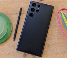 Android 13 Is Rolling Out To Samsung Galaxy S22 Phones But There's A Caveat