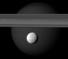 Ocean On Saturn's Moon Could Be A Cosmic Swimming Pool For Alien Life