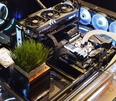 Custom Glass Desk Houses A Game Crushing GeForce RTX 4090 And Looks Amazing