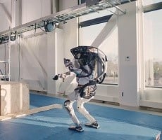 Watch Boston Dynamics Atlas Robot Navigate A Construction Site Like A Hard Hat Boss