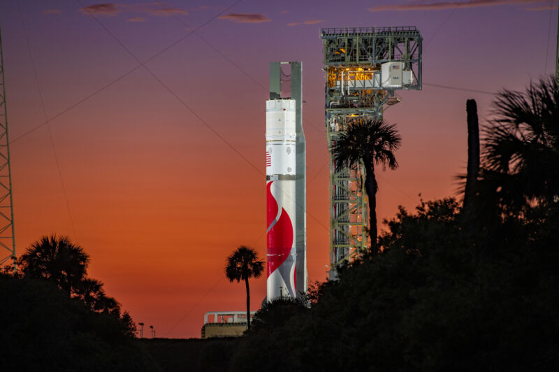 United Launch Alliance's Vulcan rocket, without its payload, rolls to the launch pad for tests on March 9, 2023.