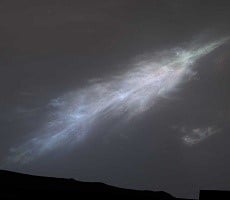 NASA's Rover Captures A Clear View Of Martian Sun Rays And A Spectacular Feather Cloud