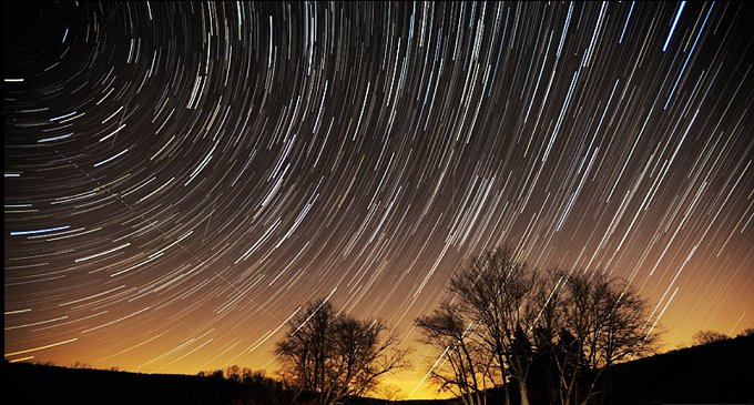Image of streaks across a nighttime sky.