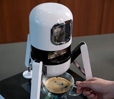 Watch LG's NASA-Inspired Coffee Machine Extract Two Pods Into A Single Cup