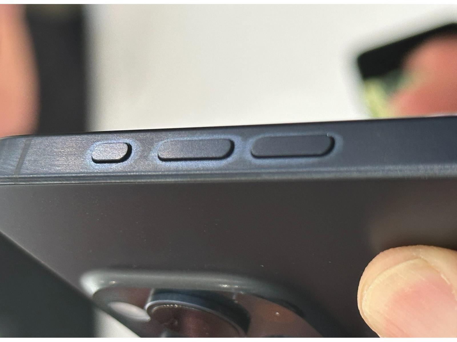 Apple's iPhone 15 Can Change Color Simply By Holding It But It's A Feature Not A Bug