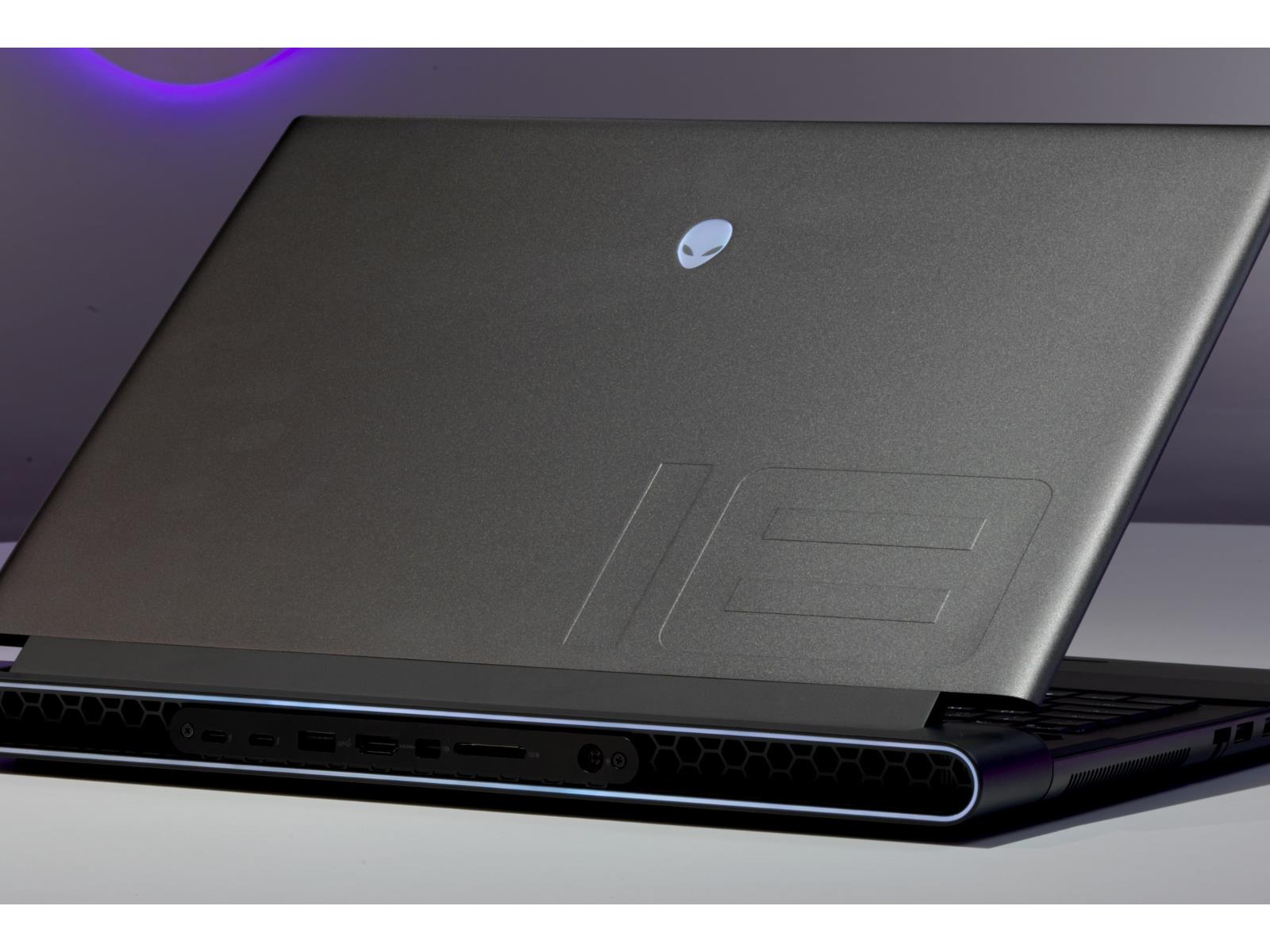 AMD Debuts Navi 31-Based Radeon RX 7900M In Massive Alienware m18 R1 Advantage Laptop