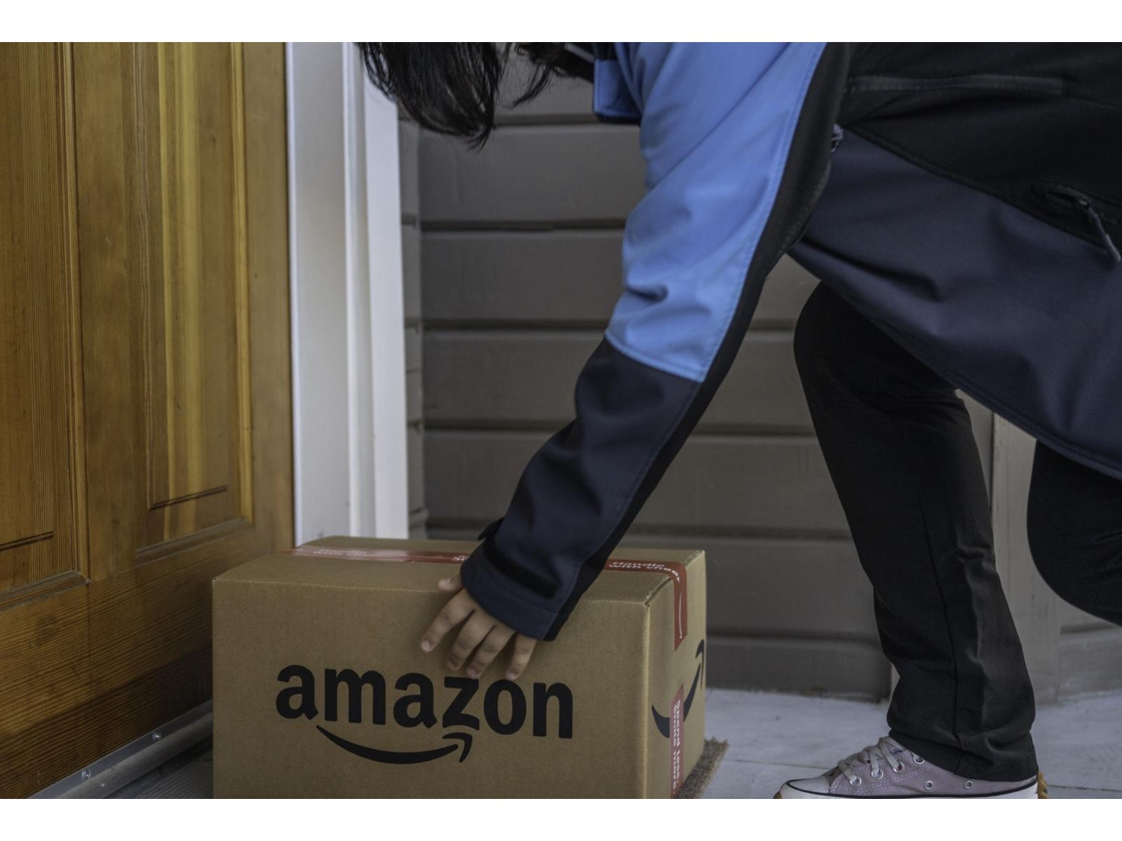 Oops! Amazon Sparks Hacking Panic After Mistakenly Emailing Gift Card Receipts