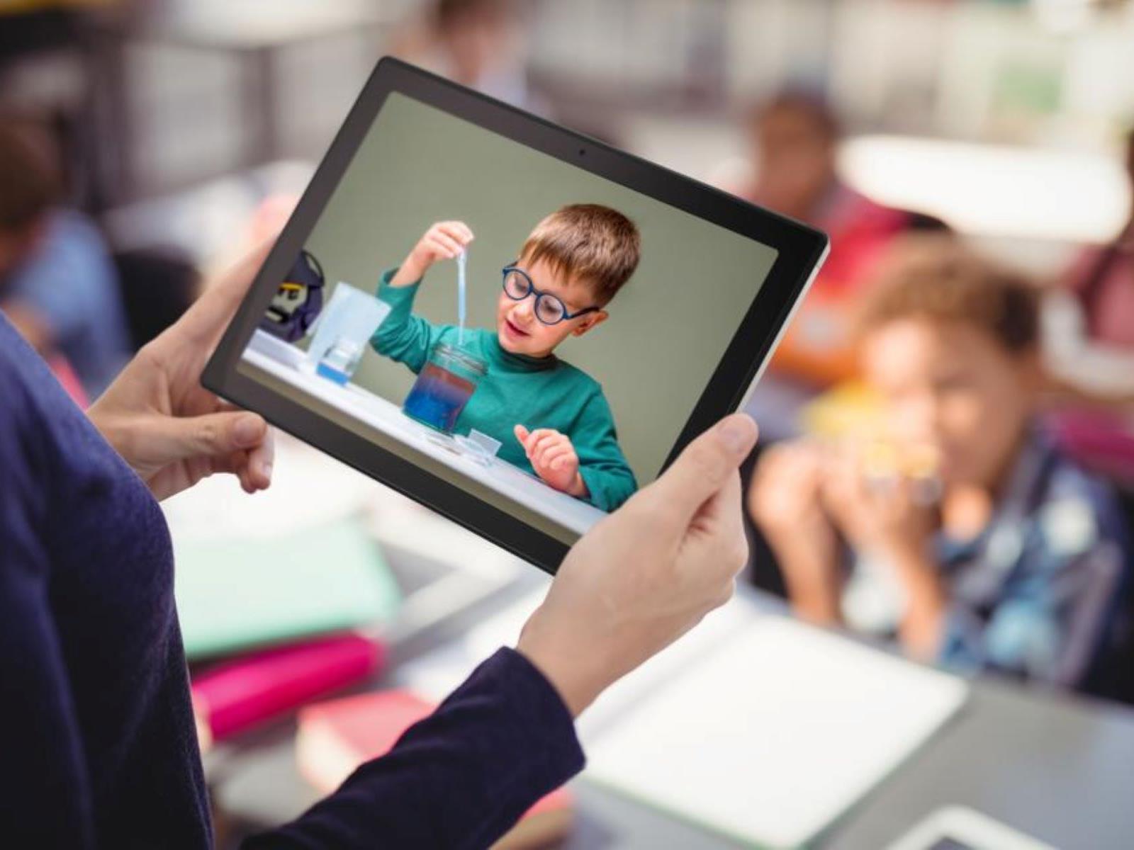ASUS Unveils Durable 2-In-1 Chromebook CM30 Detachable With 12-Hour Battery Life