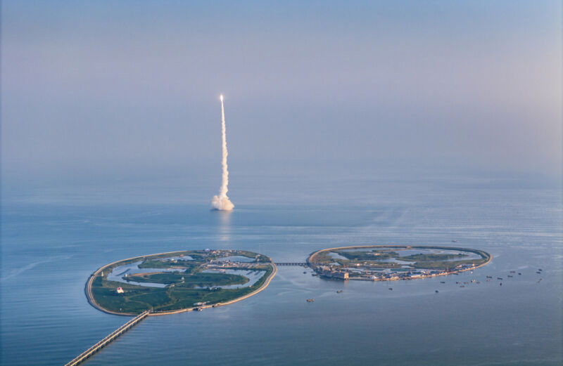 A solid-fueled Ceres 1 rocket, developed by the Chinese company Galactic Energy, fires away from an ocean-going launch platform in the Yellow Sea on September 5. 