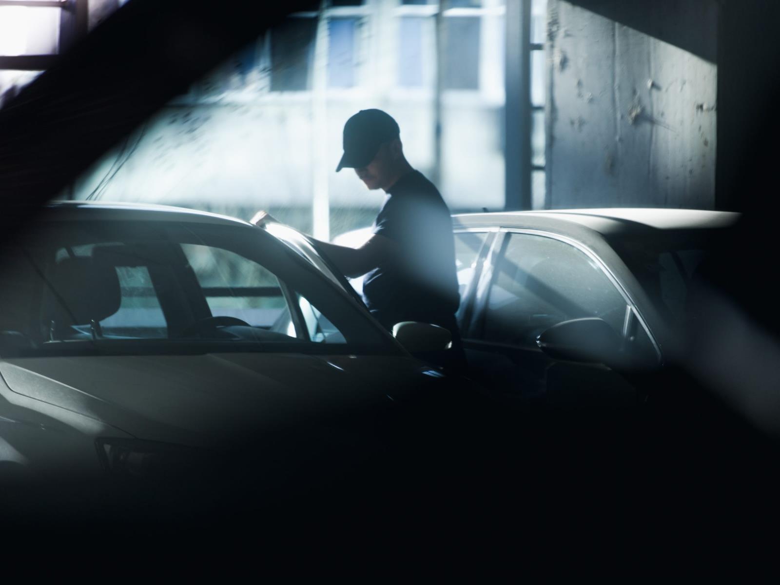 Carjackers Return Android Phone To Uber Eats Driver Because It Wasn't An iPhone