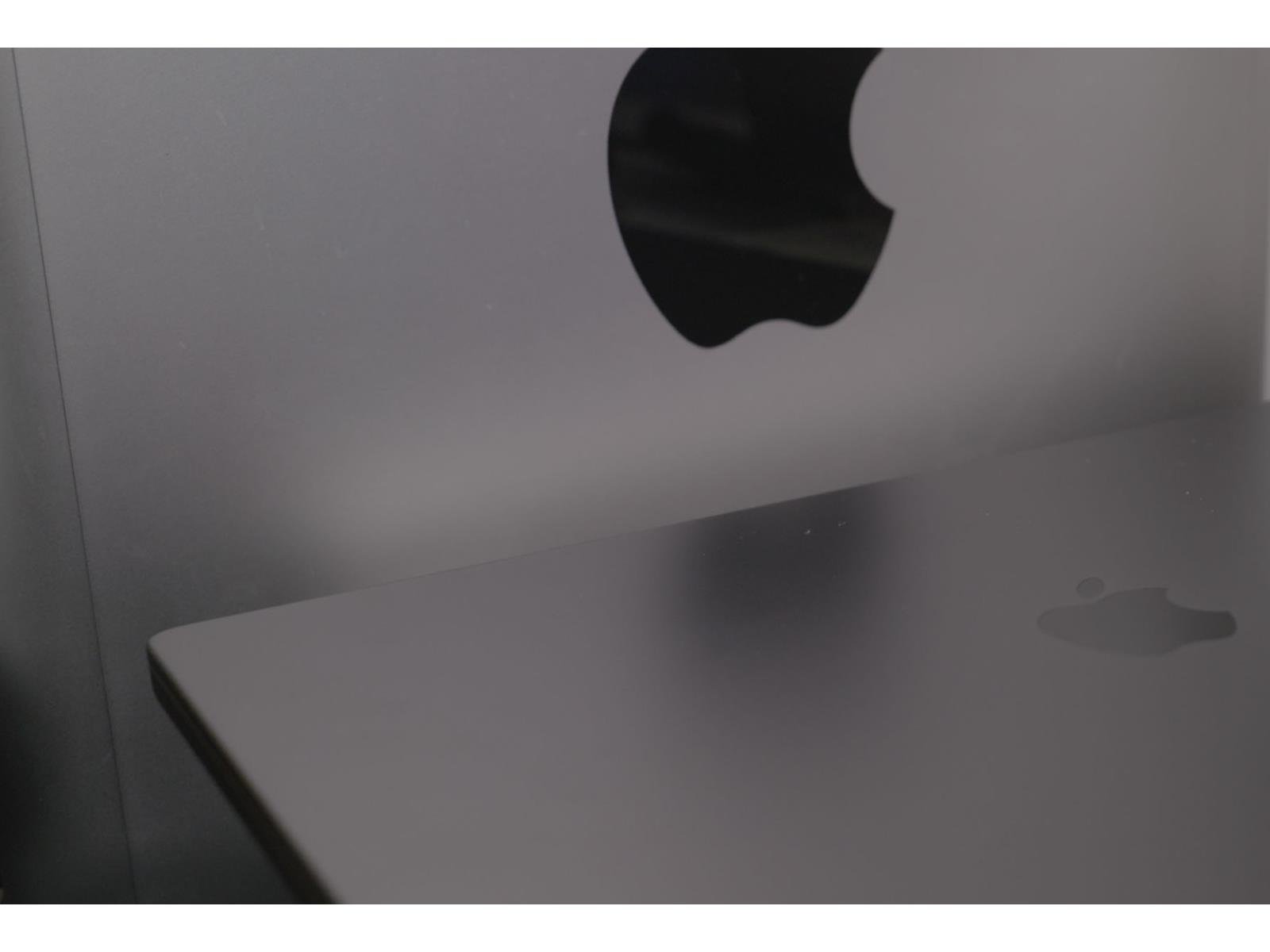 How An Email To Apple CEO Tim Cook Brought A Bricked MacBook Back From The Dead
